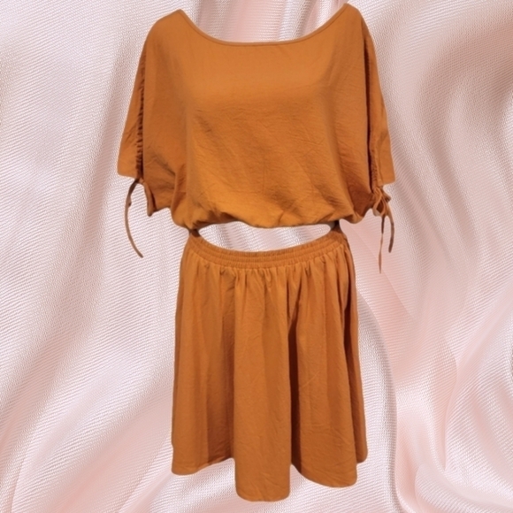 Cropped Top And Flared Skirt Set Size M - Picture 2 of 12